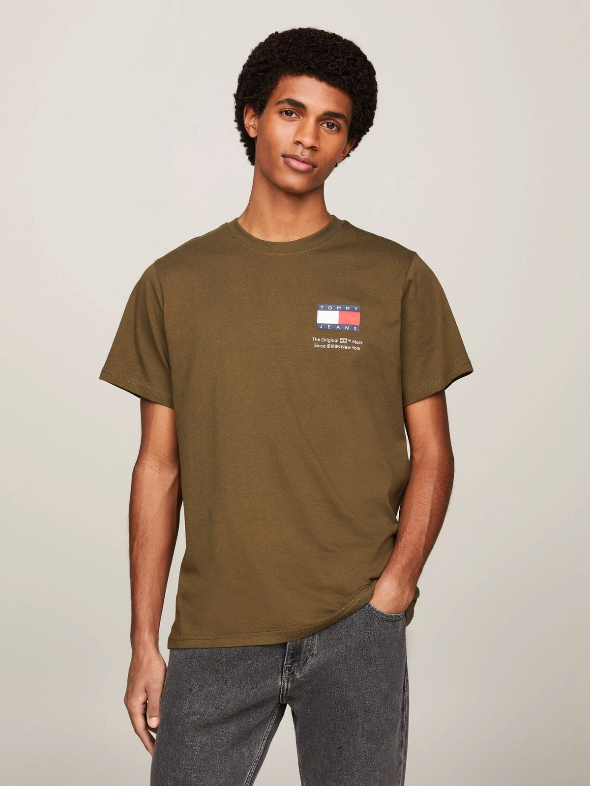 Camiseta Tommy Jeans Mangas Cortas Lisa P/ Caballeros by Tommy Jeans