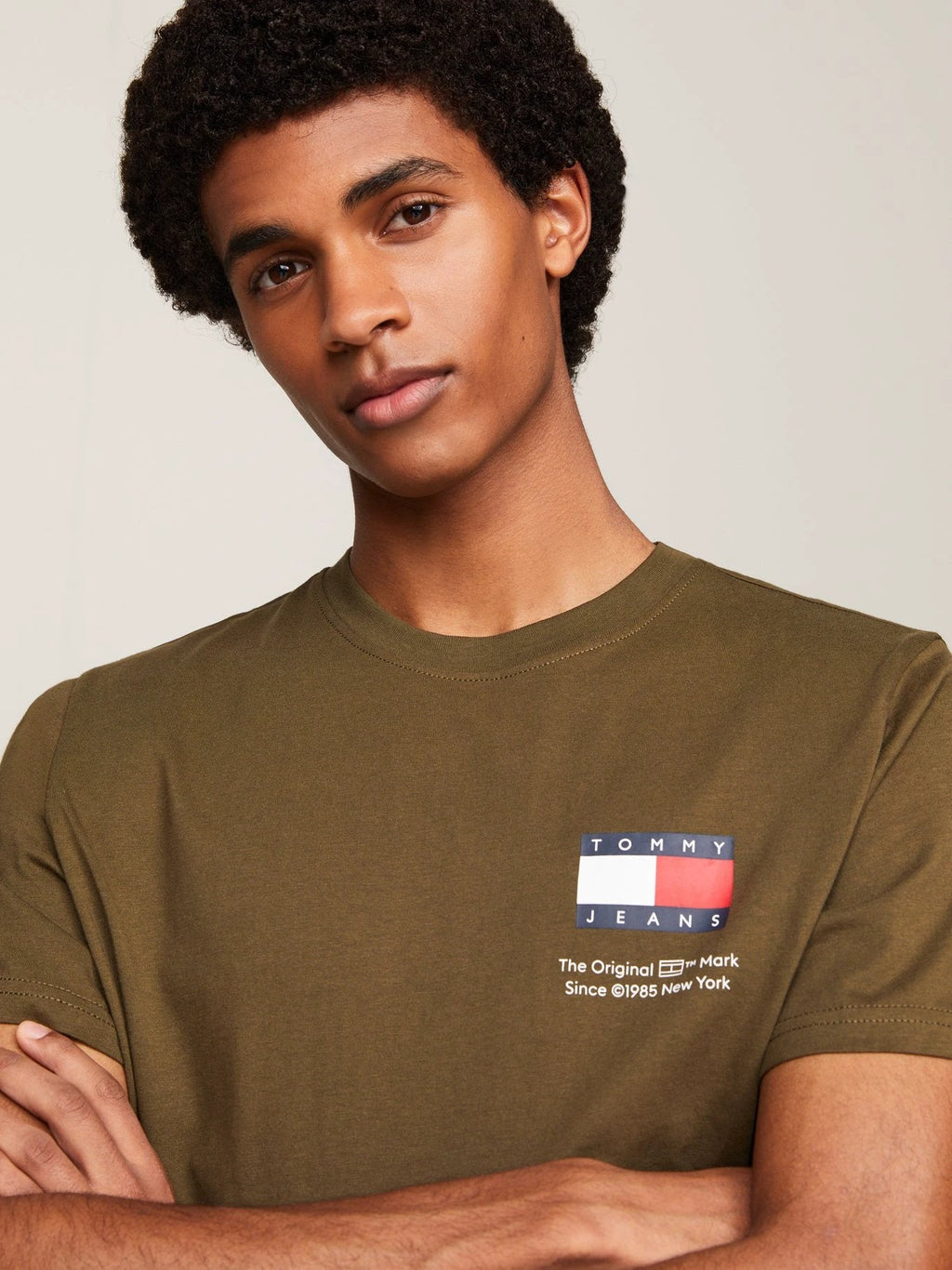 Camiseta Tommy Jeans Mangas Cortas Lisa P/ Caballeros by Tommy Jeans