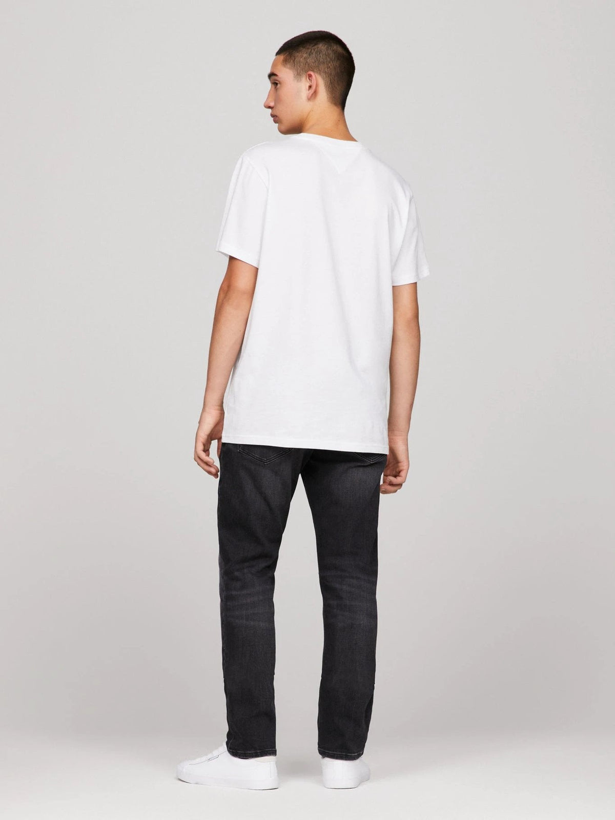 Camiseta Tommy Jeans Mangas Cortas Lisa P/ Caballeros by Tommy Jeans