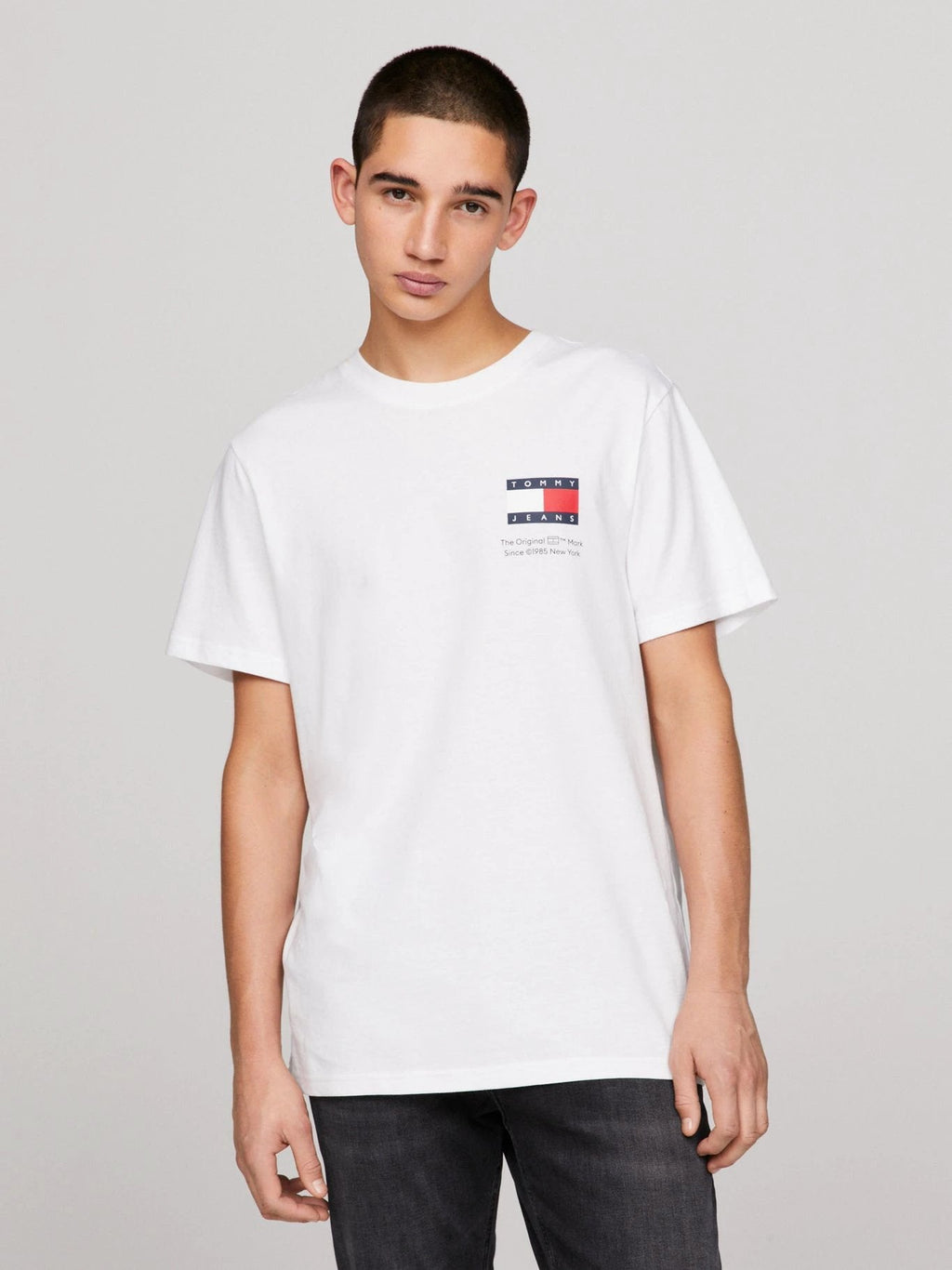 Camiseta Tommy Jeans Mangas Cortas Lisa P/ Caballeros by Tommy Jeans