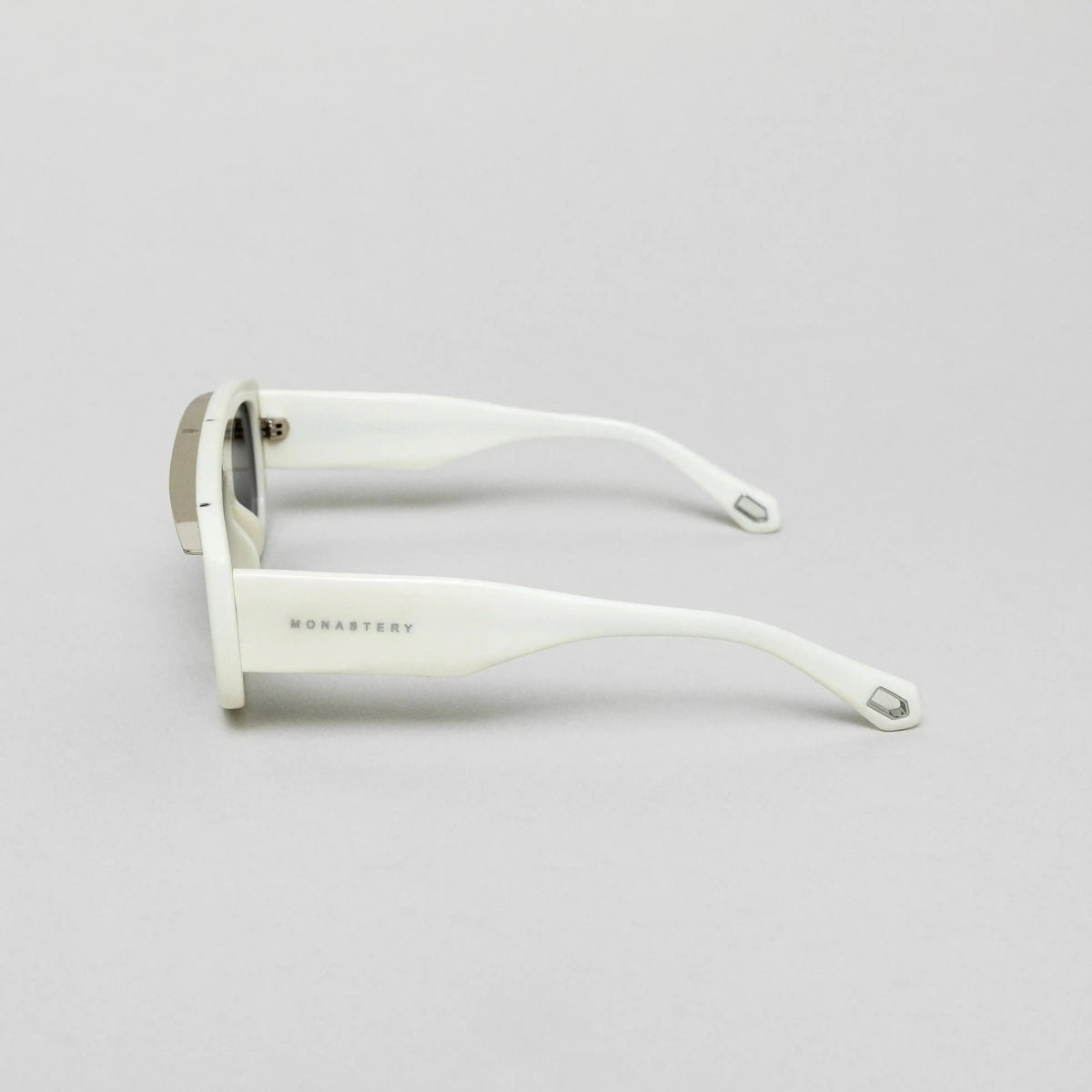 ELOI SUNGLASSES UNISEX WHITE SHINY SILVER GRADIENT GREY - Monastery