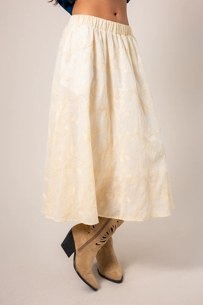 FALDA BORDADA B-C 8554 - Kliquea