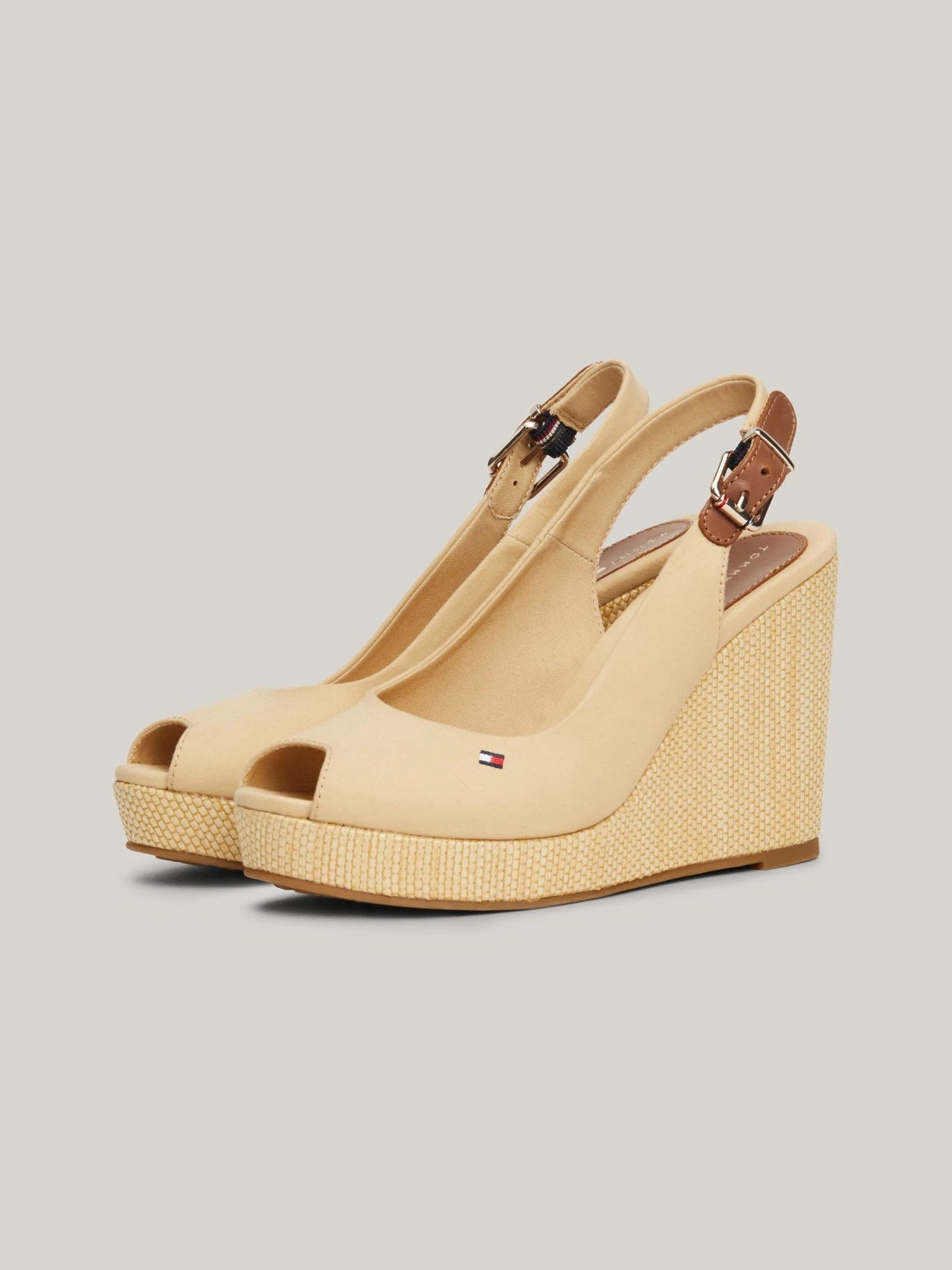 Sandalias Tommy Hilfiger P/ Damas by Tommy Hilfiger