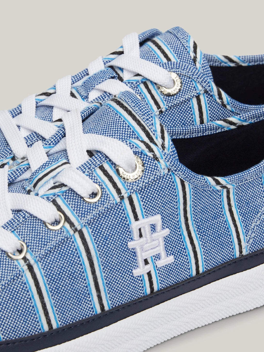 Tenis Tommy Hilfiger Para Damas by Tommy Hilfiger