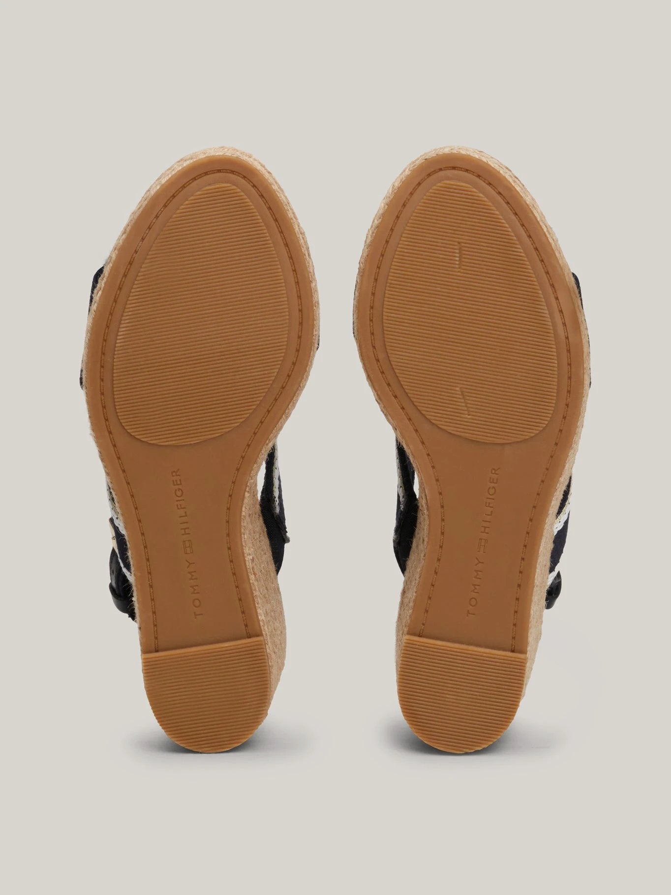 Sandalias Tommy Hilfiger P/ Damas by Tommy Hilfiger