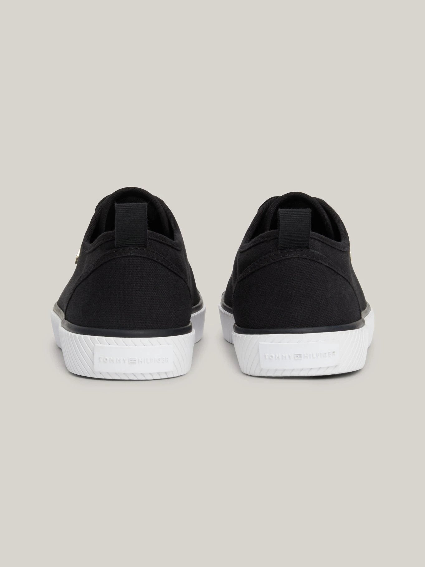 Tenis Tommy Hilfiger Para Damas by Tommy Hilfiger