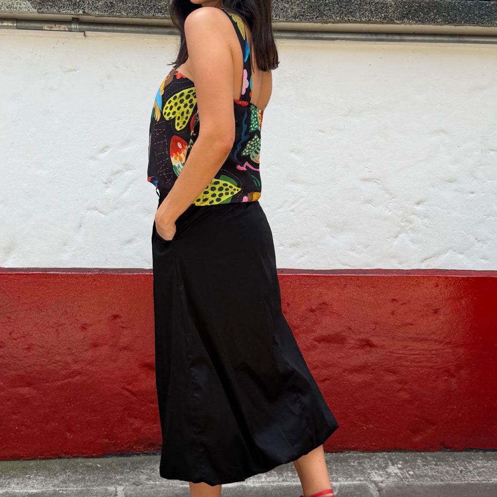 black cotton skirt side pocket detail close-up