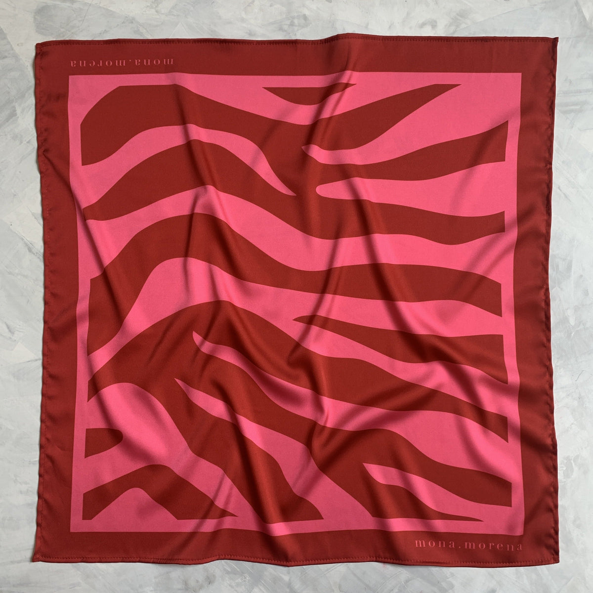 Pañoleta 70x70 Pink Zebra
