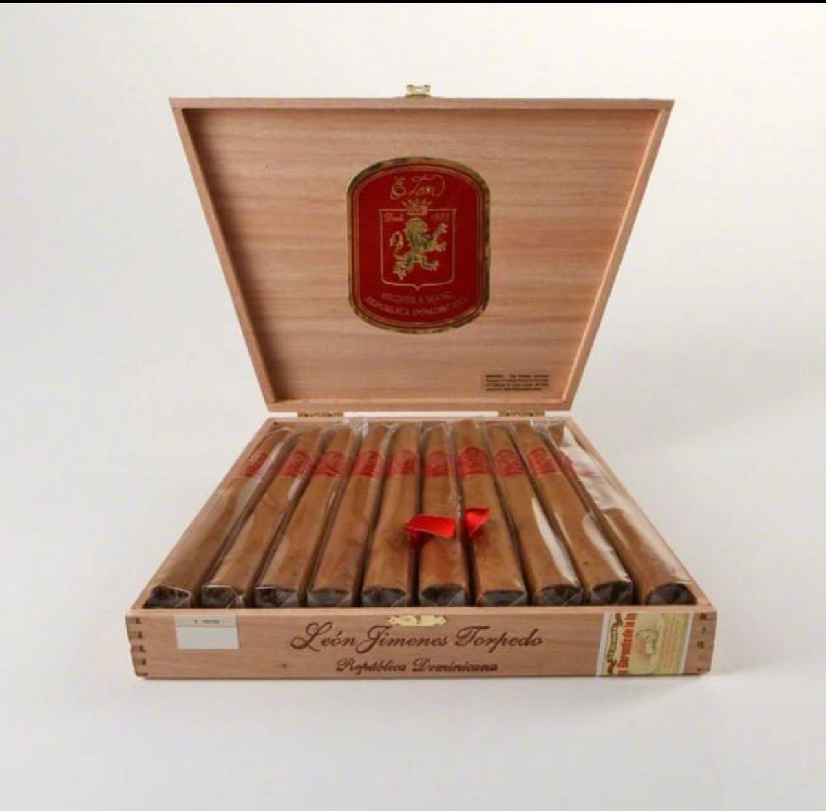 Puros premium importados, marca La Aurora Cigars – vista 1