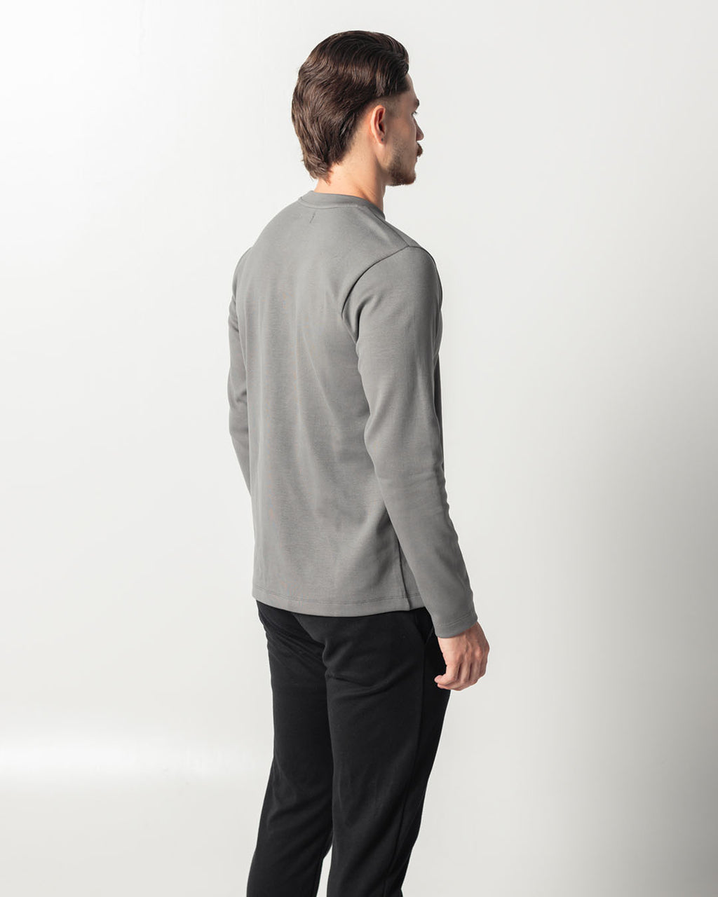 gris plomo