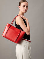 Cartera Calvin Klein Para Damas by Calvin Klein