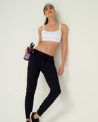 Pantalón jogger deportivo St Even negro para mujer con banda elástica y cordón ajustable, ideal para gym y entrenamiento.