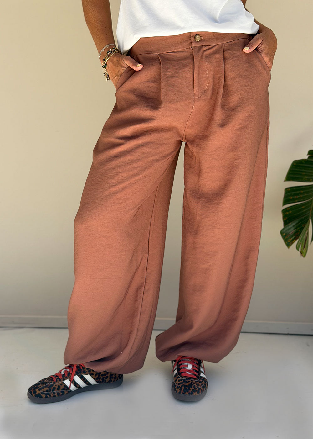 brown wide-leg flowy pants elastic waist side pockets view 2