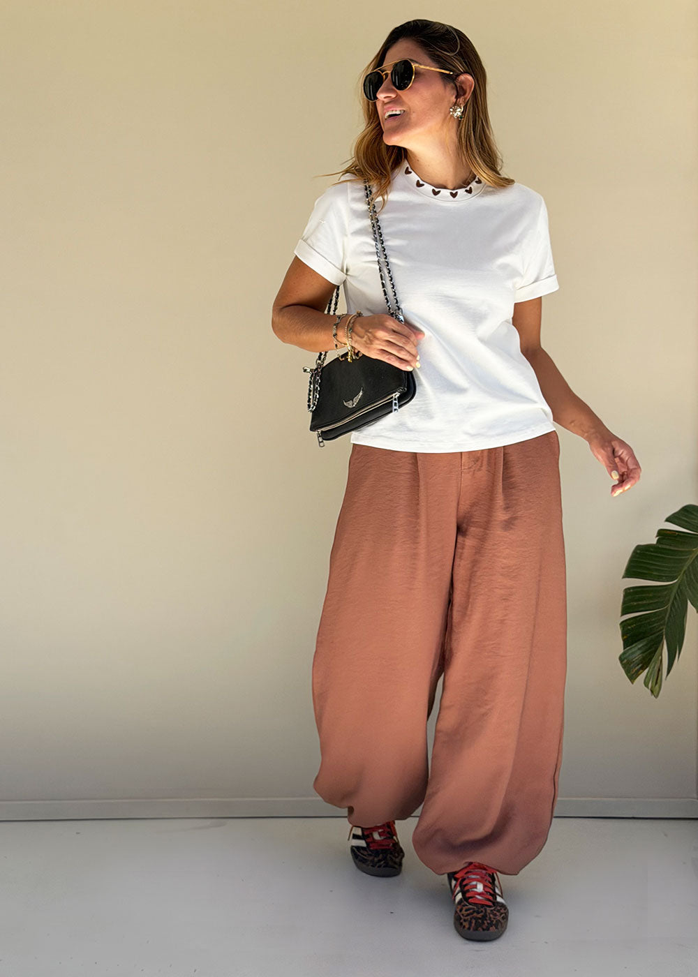 brown wide-leg flowy pants elastic waist side pockets