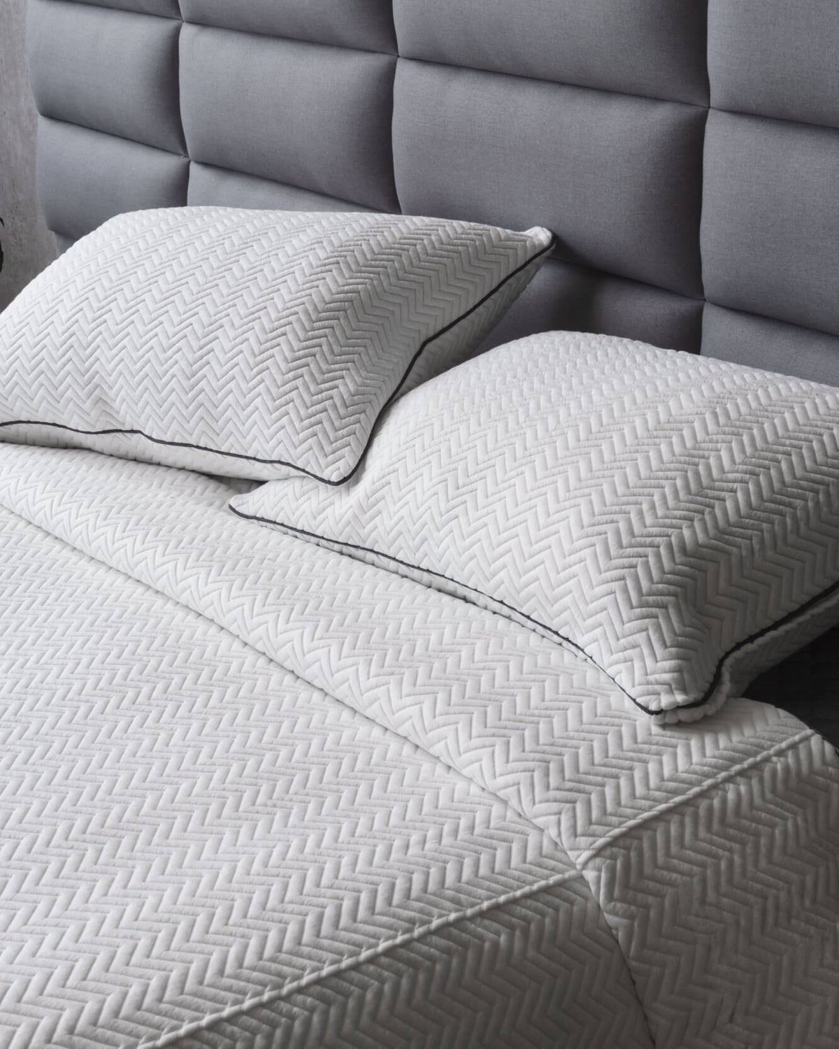 Elegant Santorini Crudo Zigzag duvet set with a modern grainy zigzag texture, adding sophistication to your bedroom.