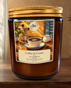 Vela Sya Coffee & Cream de Café Luxe en escena ambiental.
