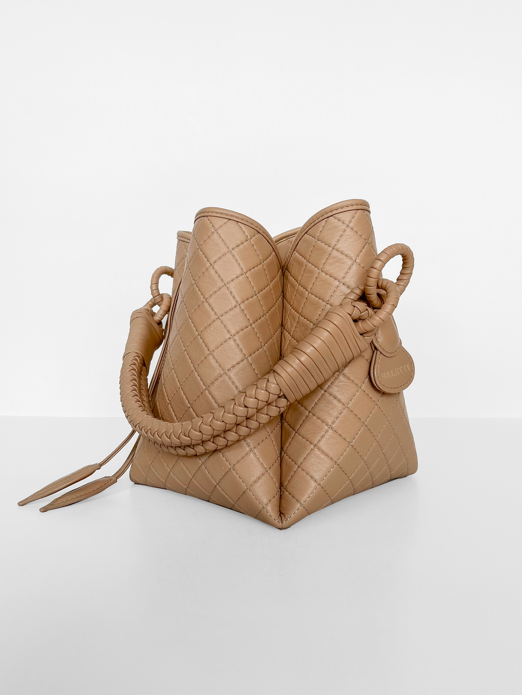 Tulip Bucket Bag, Cappuccino