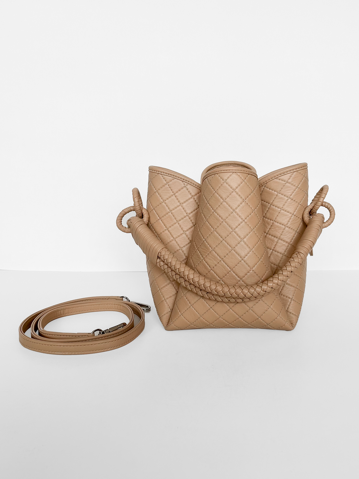 Tulip Bucket Bag, Cappuccino
