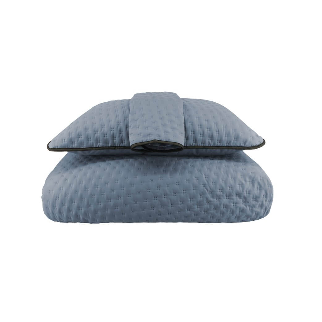 Cozy Toronto Sky duvet cover set with modern quilting and decorative trim, bringing light and style to your bedroom.