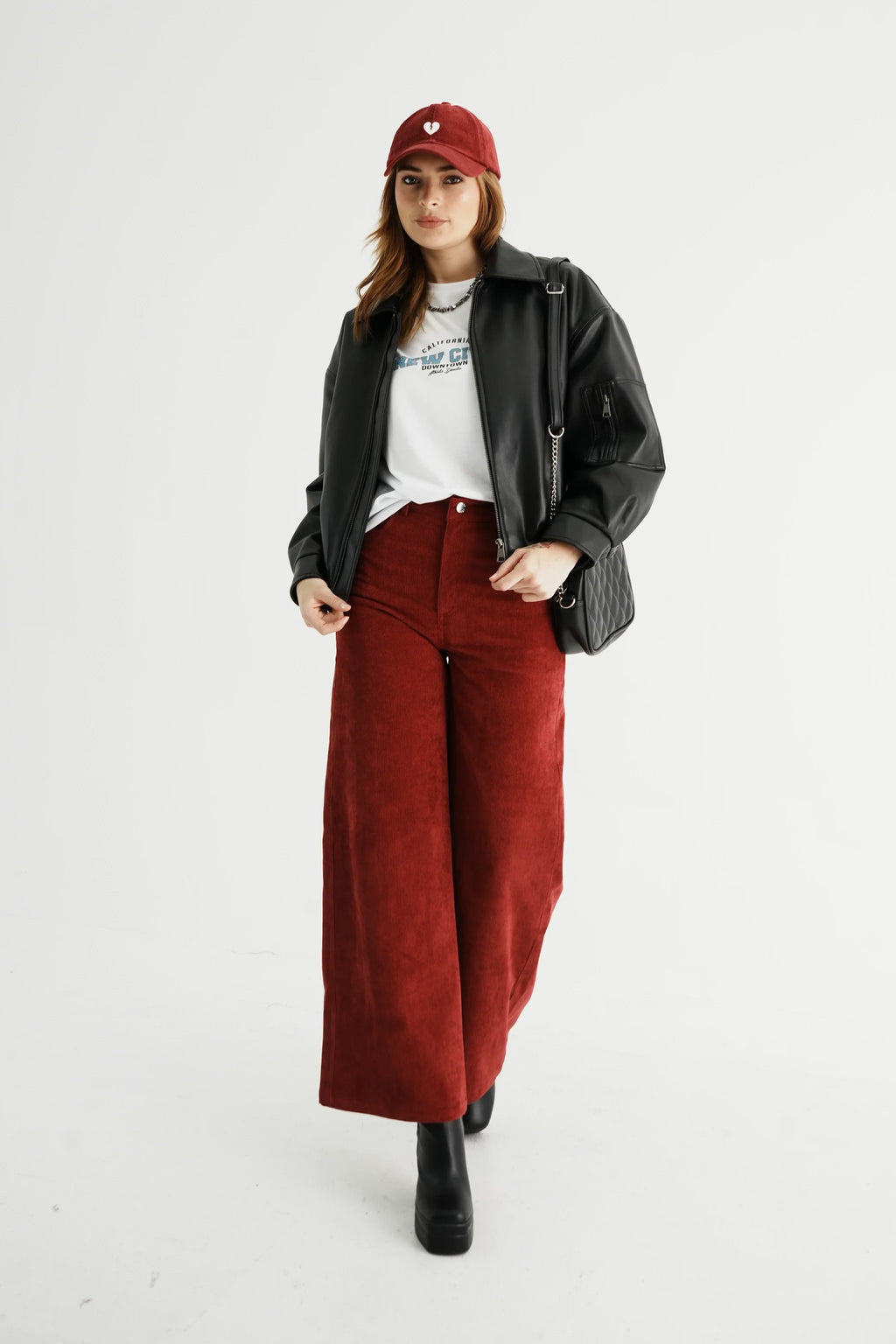 24 CHAQUETA BOMBER EFECTO PIEL DIMAS TWO.