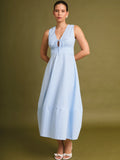 Vestido largo azul para mujer con diseño sin mangas y silueta fluida, perfecto para clima cálido, resort wear y eventos casuales elegantes.