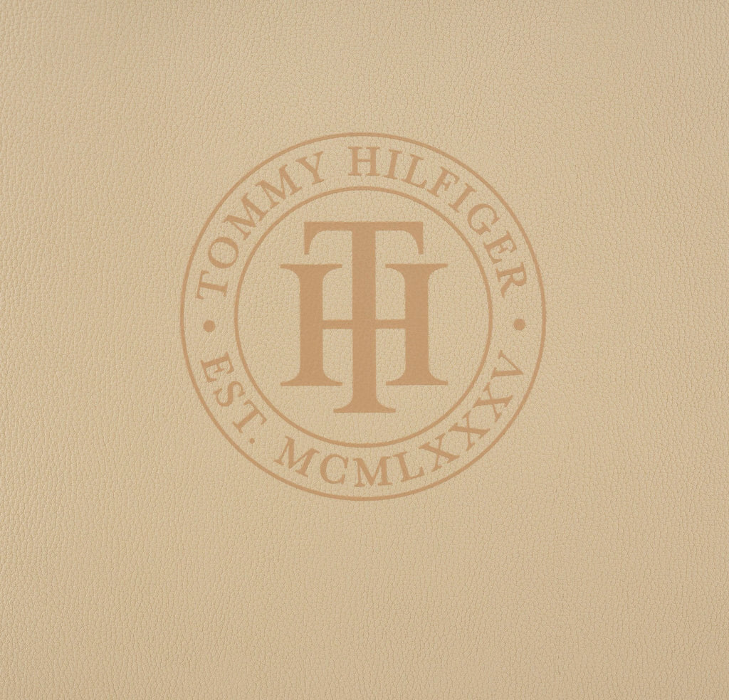 Cartera Tommy Hilfiger Para Damas by Tommy Hilfiger