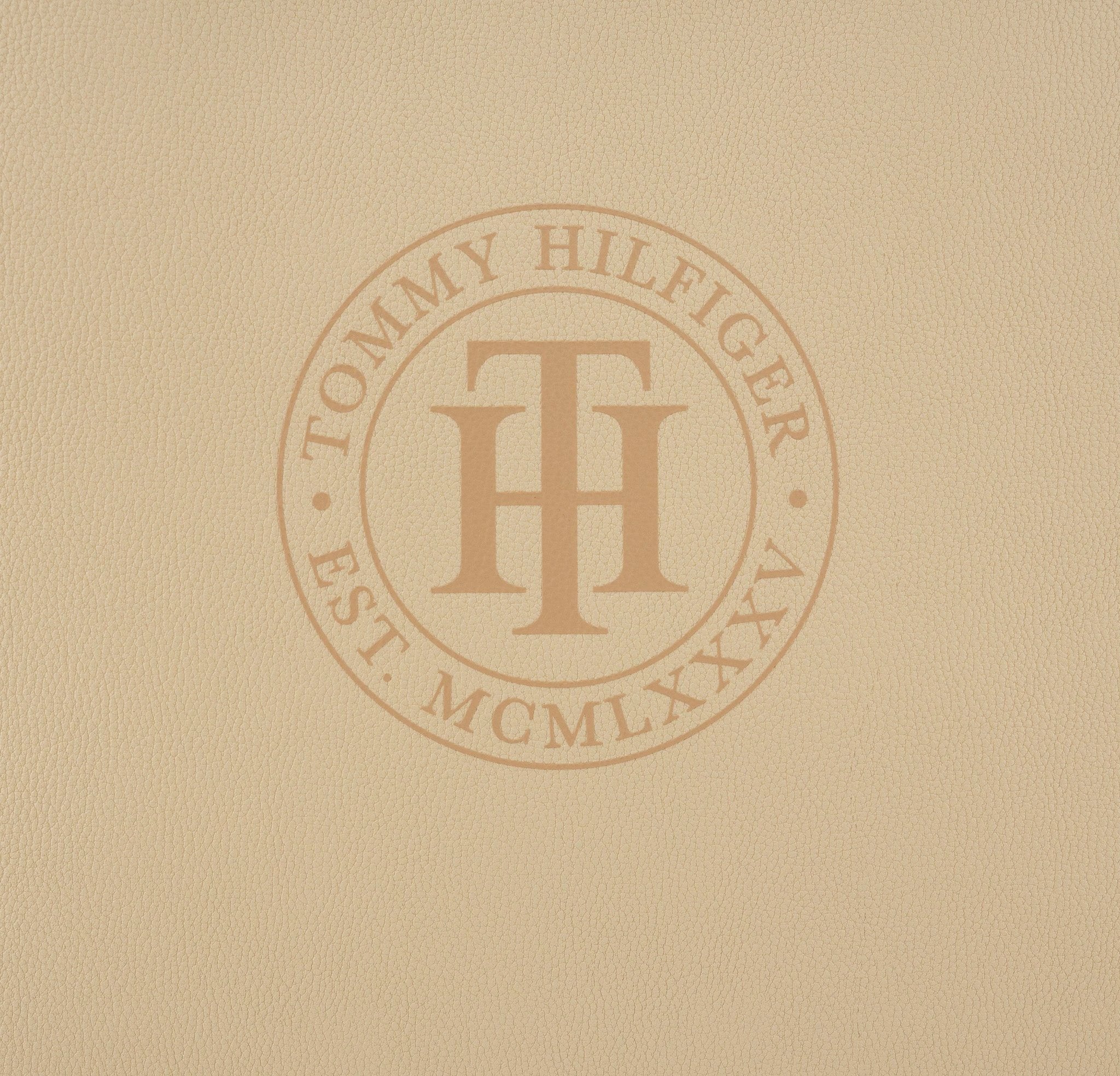 Cartera Tommy Hilfiger Para Damas by Tommy Hilfiger