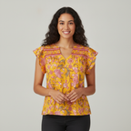 Blusa Posh Mangas Cortas Floral para Damas con modelo (AI)