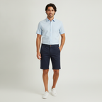 Pantalón Corto 1492 para Caballeros con modelo (AI)
