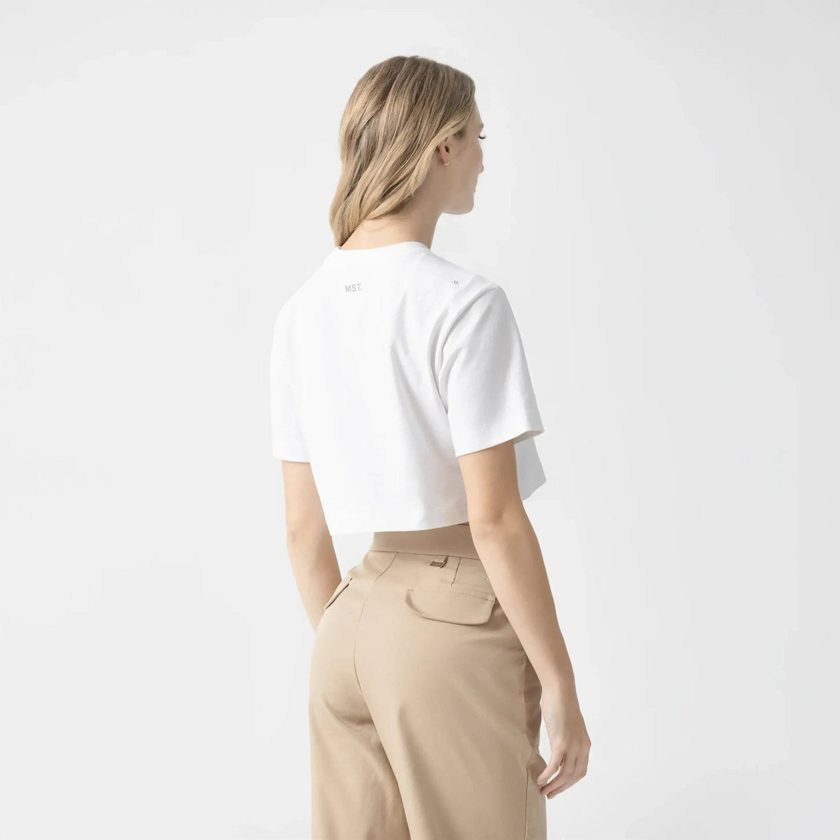 AMAL CROP TOP WOMEN WHITE - Monastery | Tienda Oficial Colombia