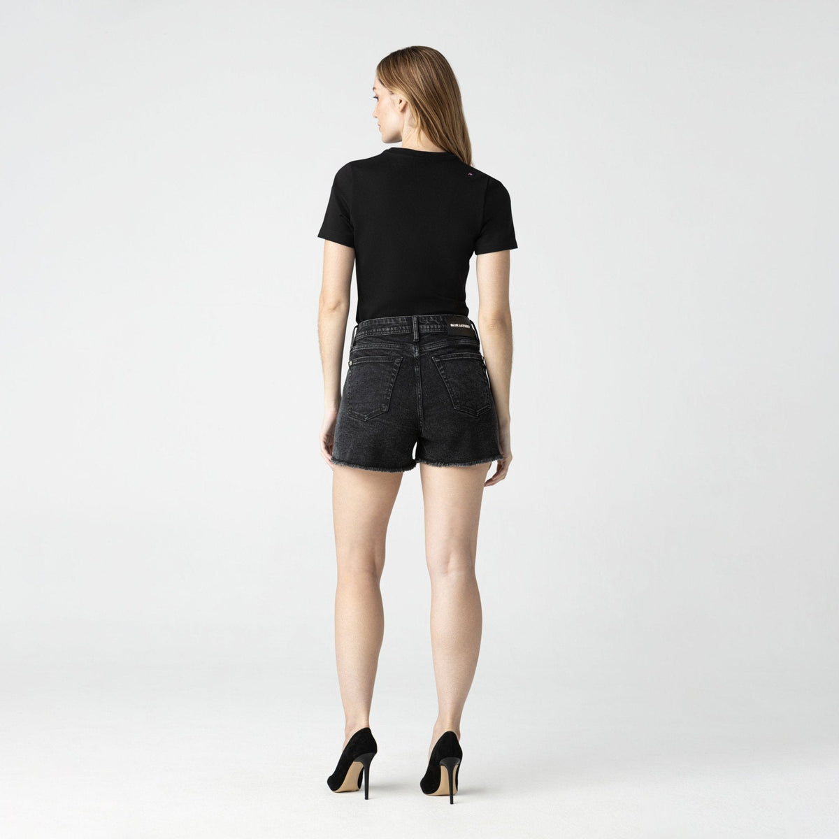 BORNU T - SHIRT WOMEN BLACK - Monastery | Tienda Oficial Colombia