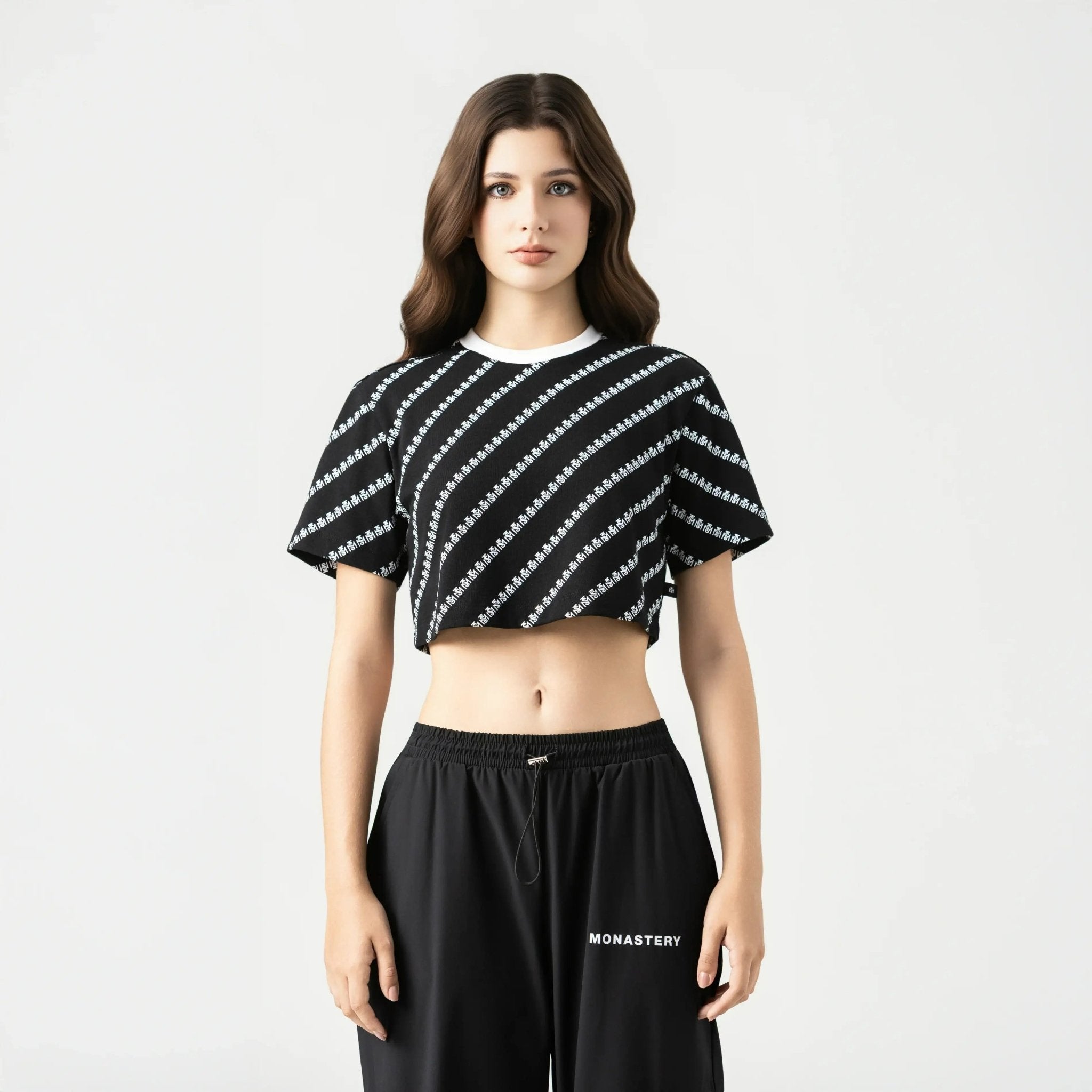 BRITANIA CROP TOP WOMEN BLACK - Monastery | Tienda Oficial Colombia