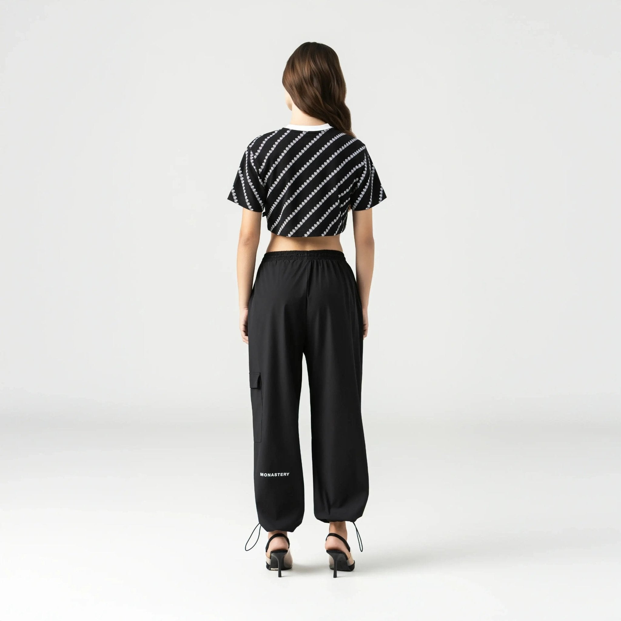 BRITANIA CROP TOP WOMEN BLACK - Monastery | Tienda Oficial Colombia