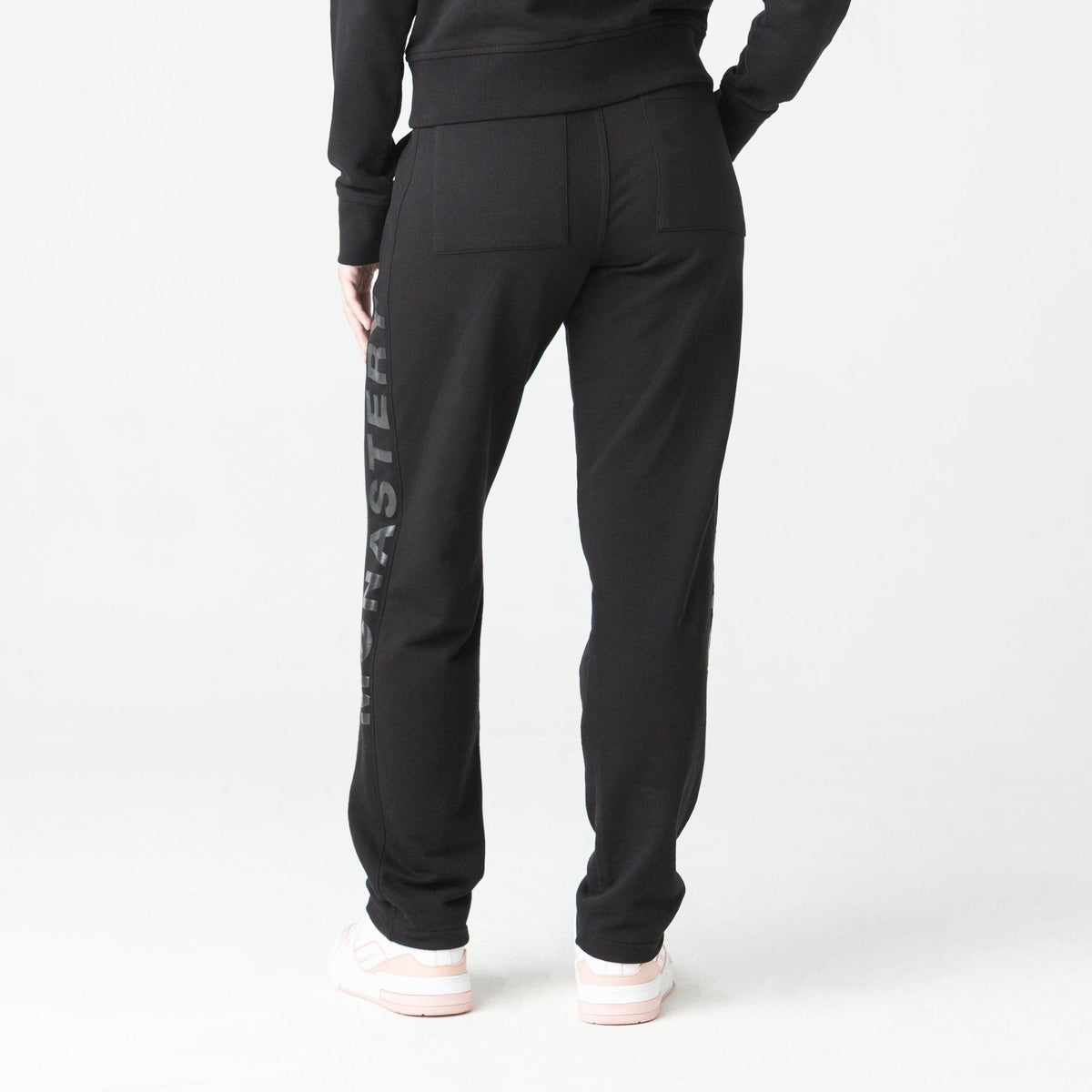 CHAGAT JOGGER WOMEN BLACK - Monastery | Tienda Oficial Colombia