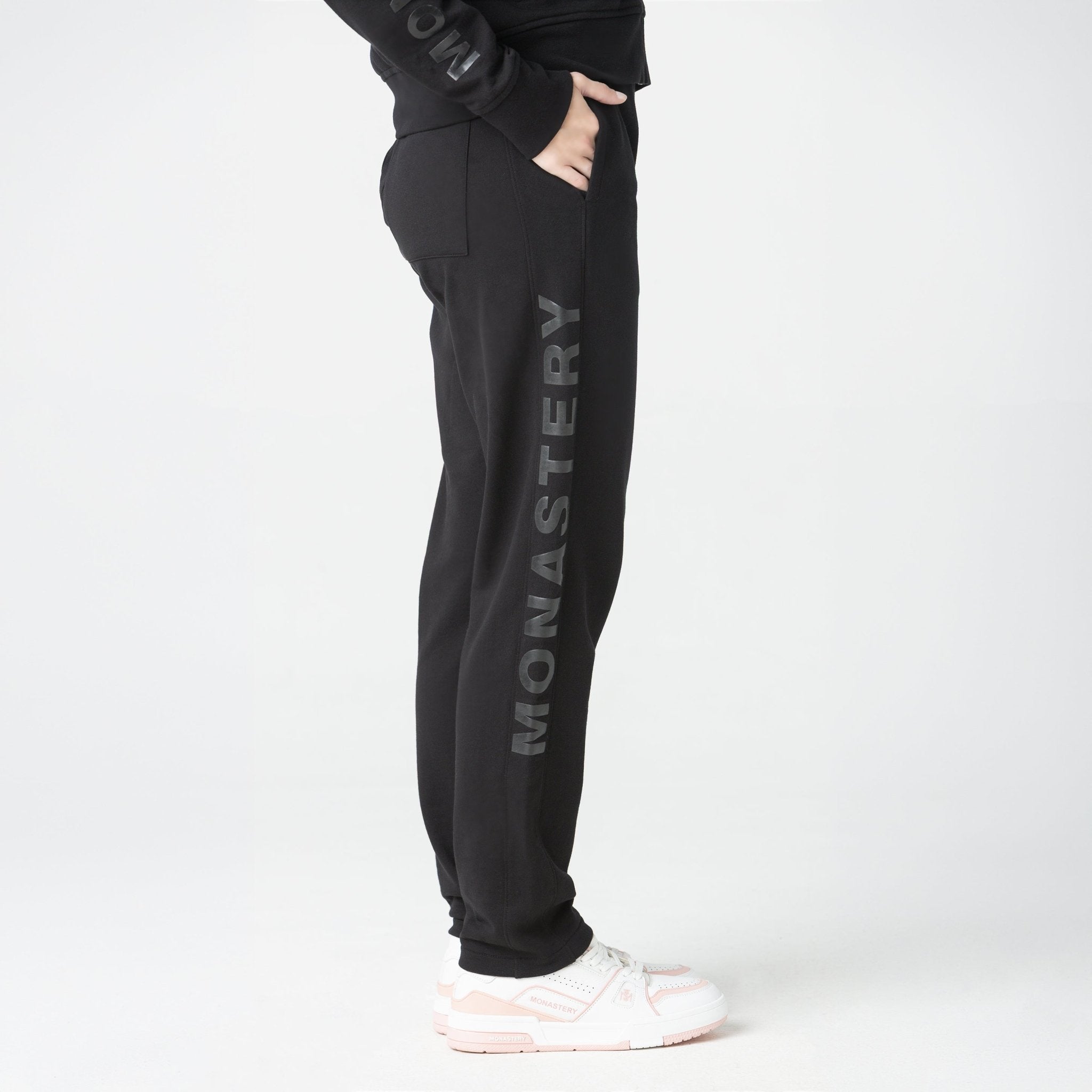 CHAGAT JOGGER WOMEN BLACK - Monastery | Tienda Oficial Colombia