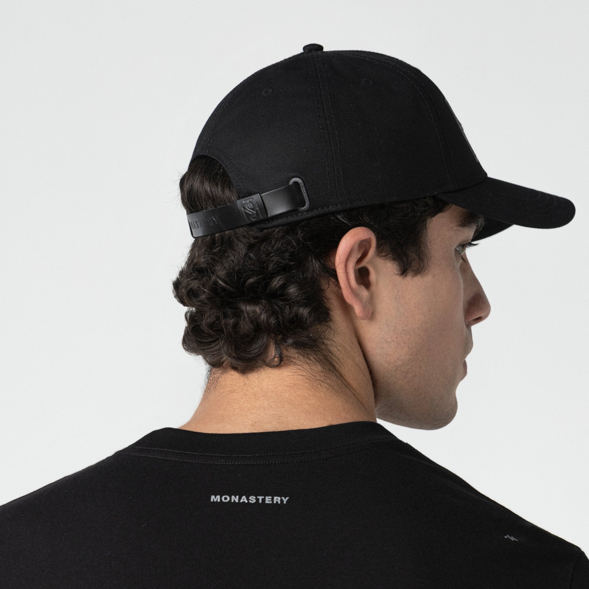 CLARUS CAP UNISEX BLACK U - Monastery | Tienda Oficial Colombia