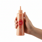 Fanola Vitamins Energy Be Complex Detox sostenido por una mano