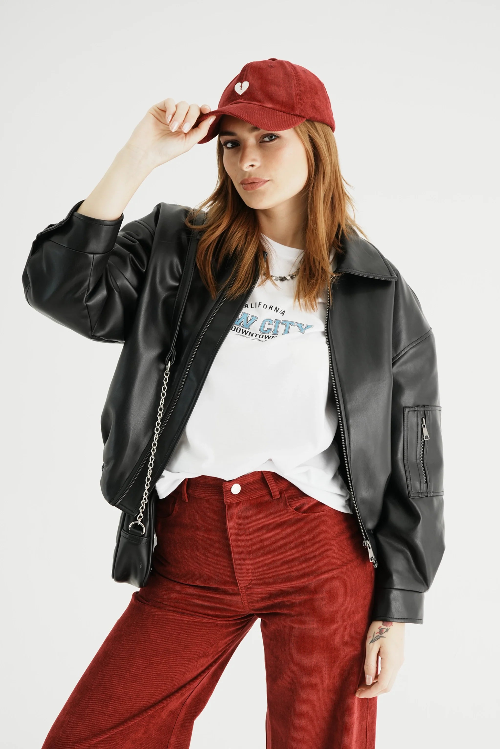24 CHAQUETA BOMBER EFECTO PIEL DIMAS TWO.