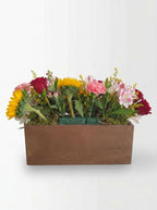 Caja de madera MOM con flores variadas