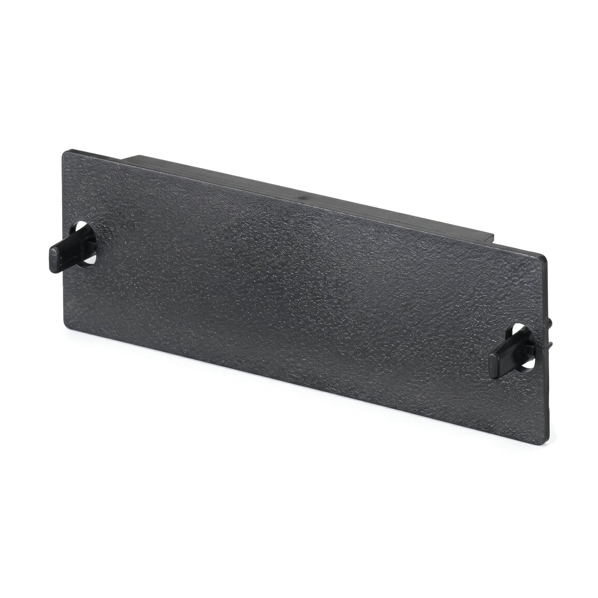 El Panel Para Adaptador De Fibra Es De Color Negro Y Se Usa Para Reservar Espacio Para Usarlo Más Adelante.