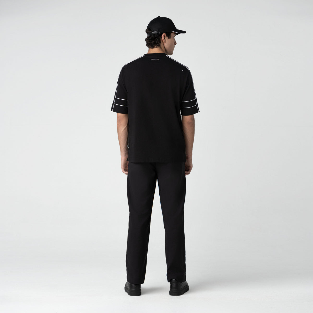 JASON T - SHIRT OVERSIZED MEN BLACK - Monastery | Tienda Oficial Colombia
