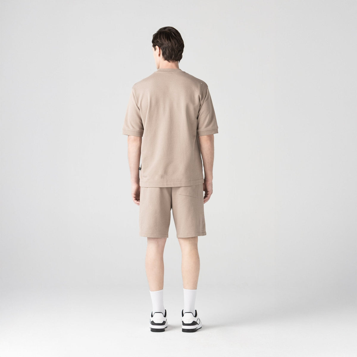 JR JEM BURDA SHORT MEN TAUPE GRAY - Monastery | Tienda Oficial Colombia