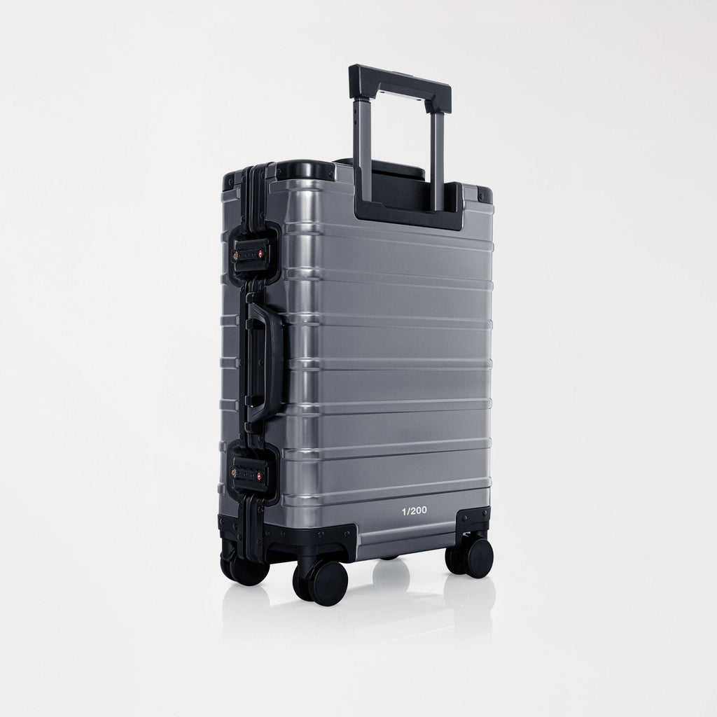 JR LEGEND LUGGAGE UNISEX GRAY - Monastery | Tienda Oficial Colombia