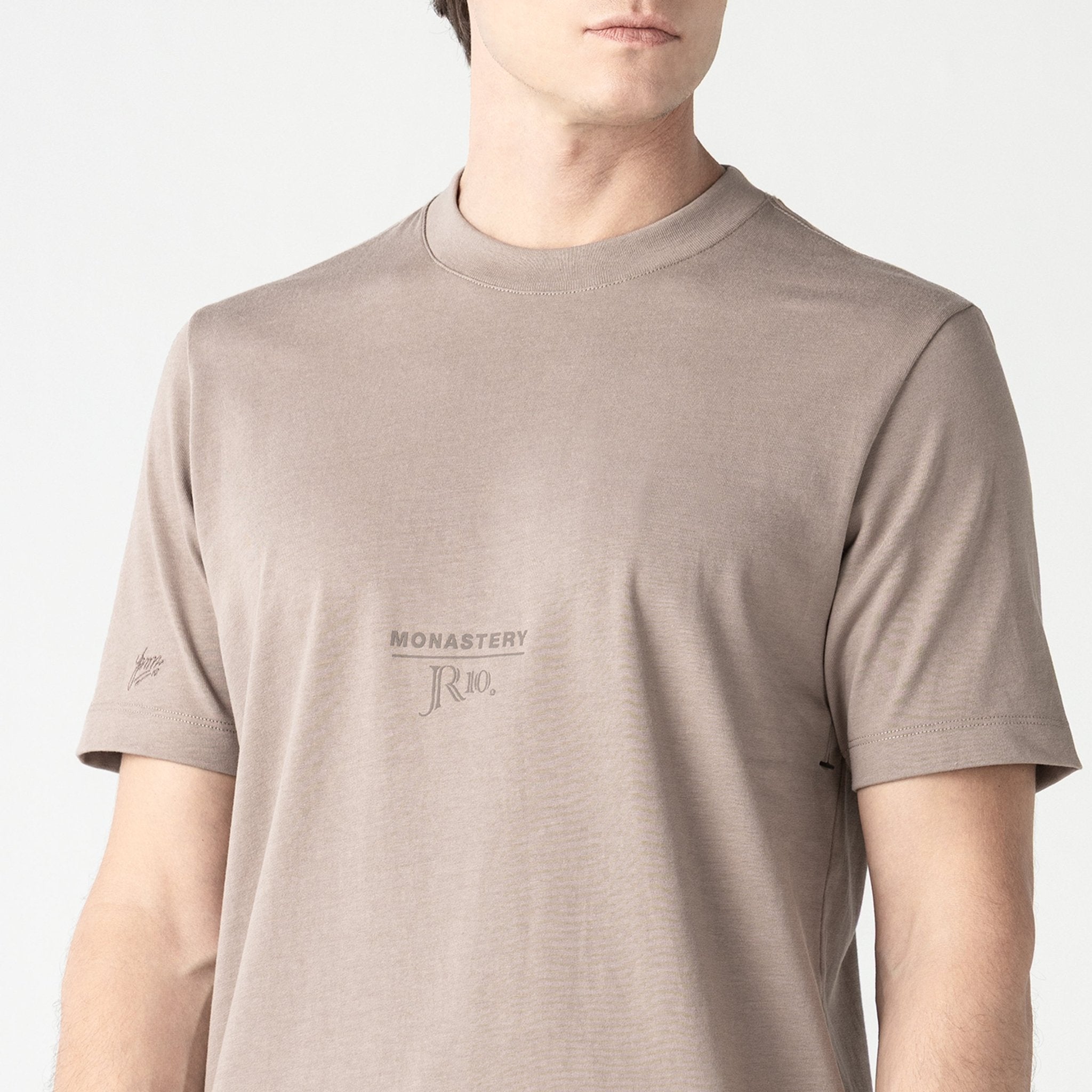JR ROD T - SHIRT MEN TAUPE GRAY - Monastery | Tienda Oficial Colombia