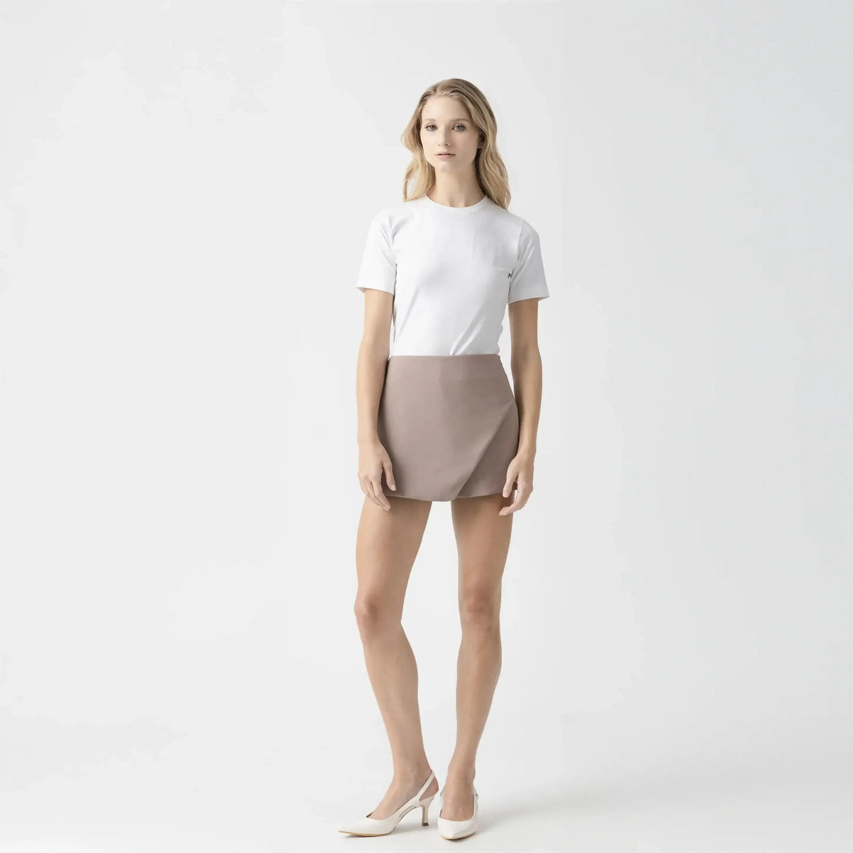 KAIE T - SHIRT WOMEN WHITE - Monastery | Tienda Oficial Colombia