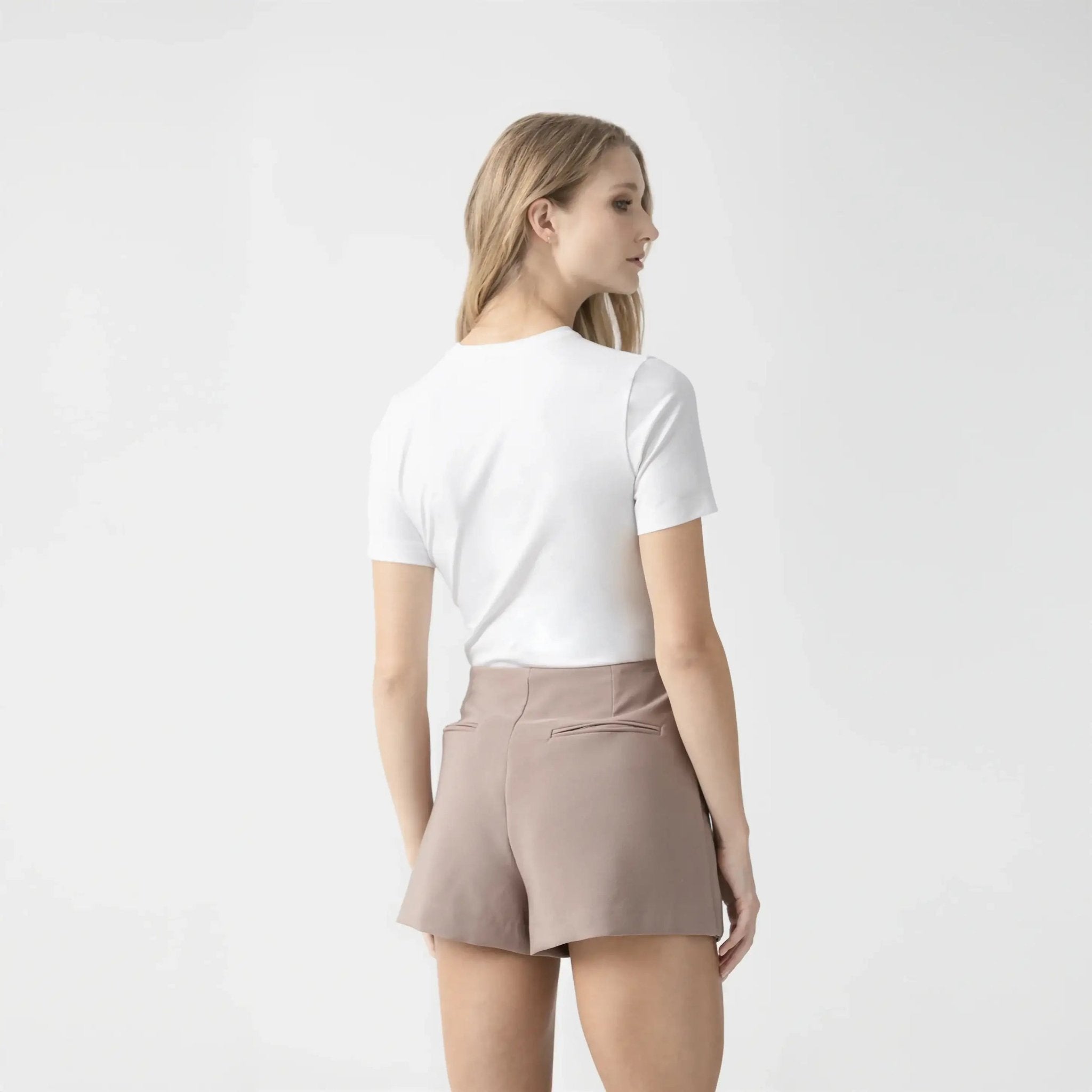 KAIE T - SHIRT WOMEN WHITE - Monastery | Tienda Oficial Colombia