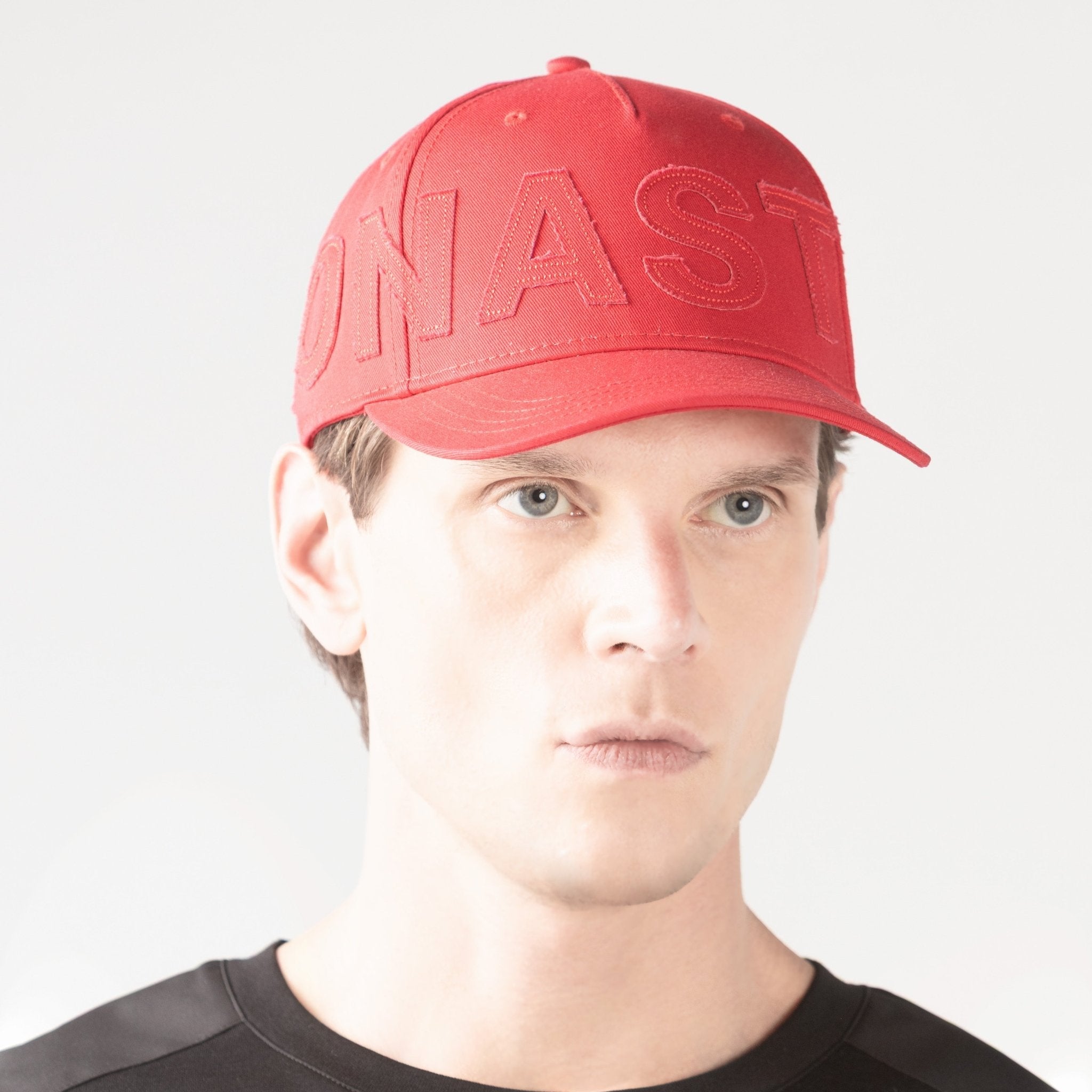LAOCONTE CAP UNISEX RED - Monastery | Tienda Oficial Colombia