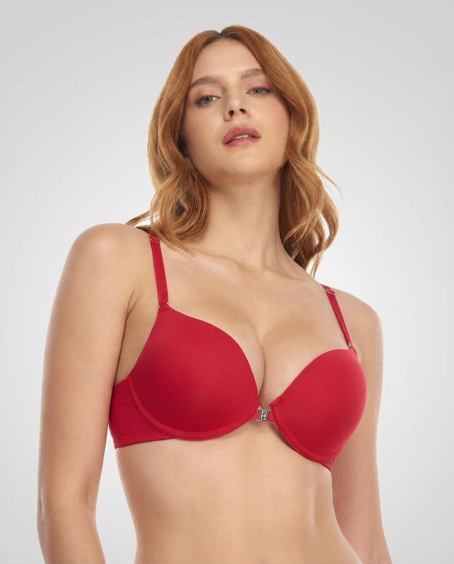 Mujer luciendo el Brasier realce alto rojo con broche frontal y escote profundo, Ref: 44530.