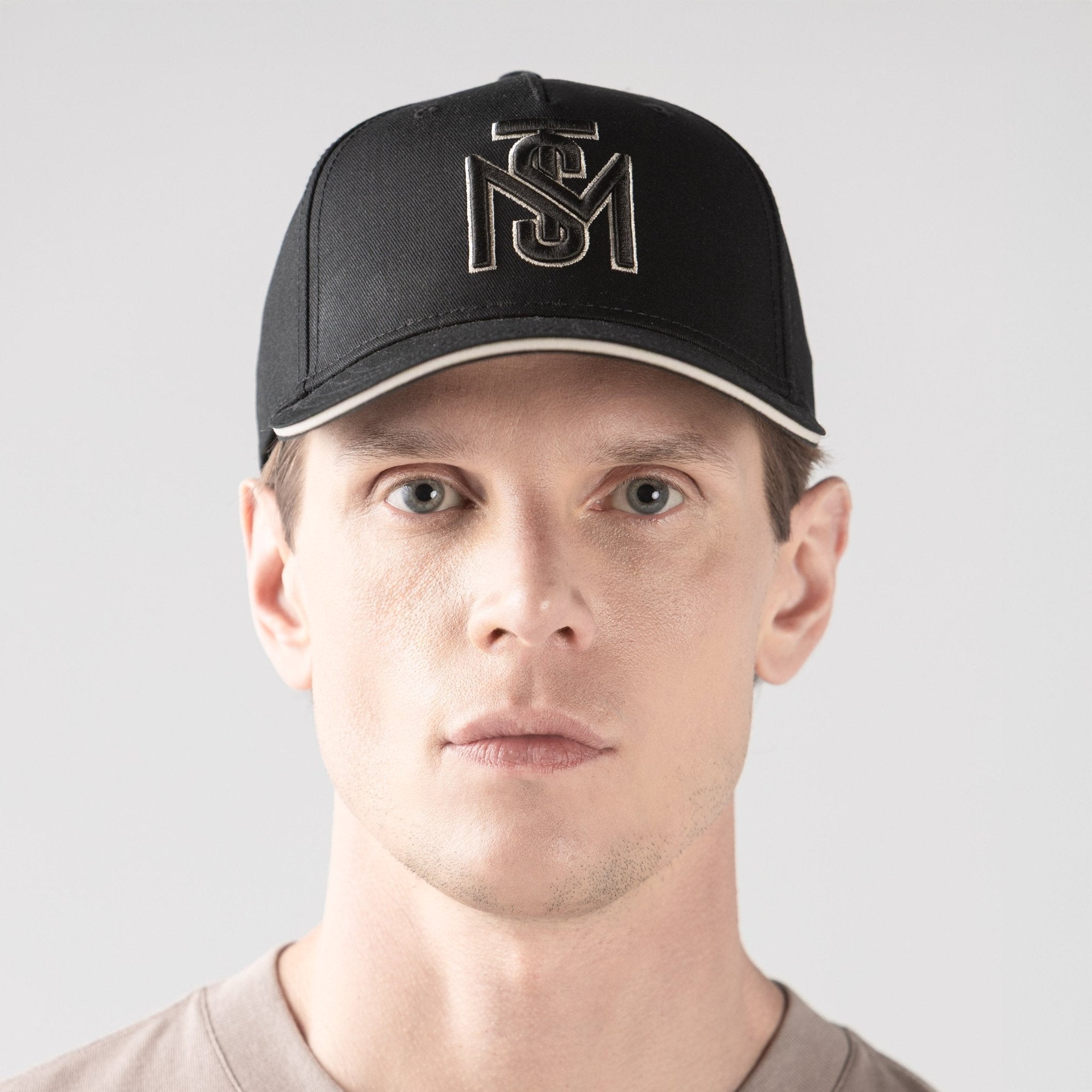 MILES CAP UNISEX BLACK - Monastery | Tienda Oficial Colombia