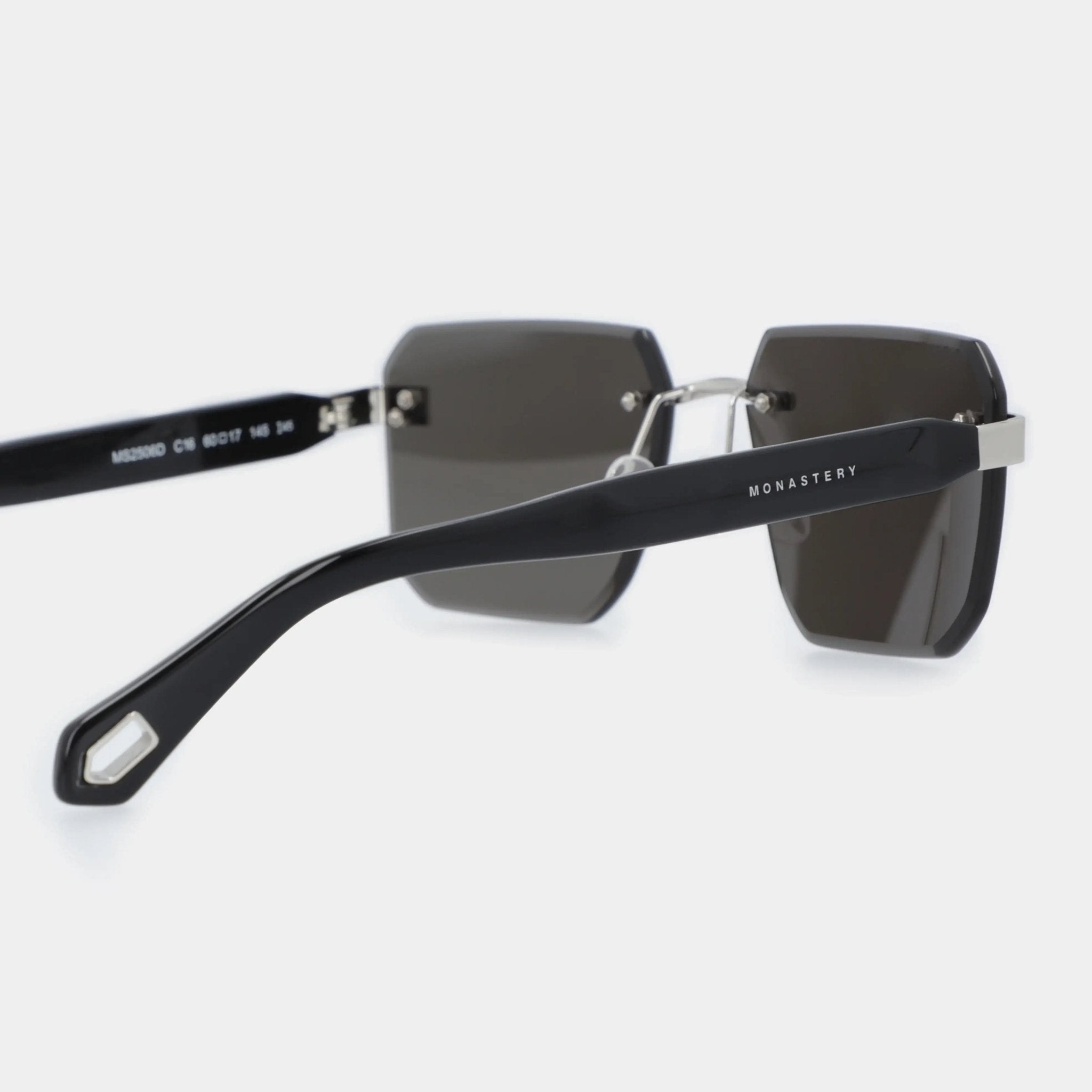 MS2506D - C16 - 60 XPECTRA BLACK - KIMYE J103AAA - Monastery | Tienda Oficial Colombia